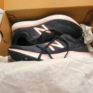 Brand New Woman's New Balance Fresh Foam Arishi v3, 8.5